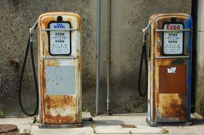 Амстердам запретит автомобили на бензине и дизельном топливе