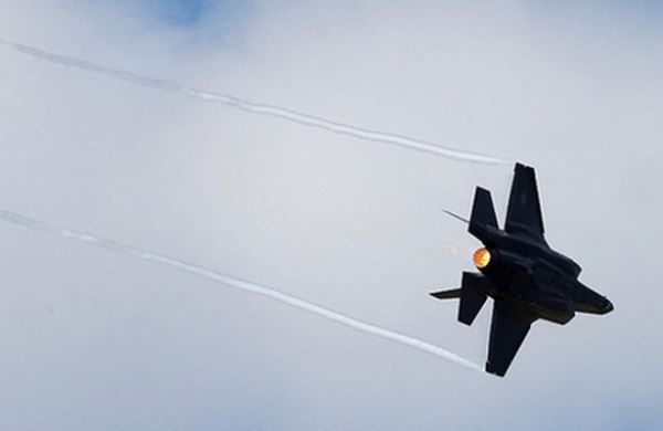 <br />
В России заявили о взрыве японского F-35 в воздухе<br />
