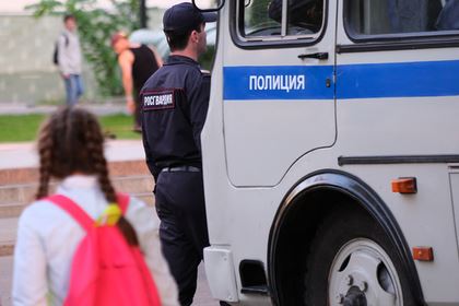 Телефонные террористы взялись за московские школы
