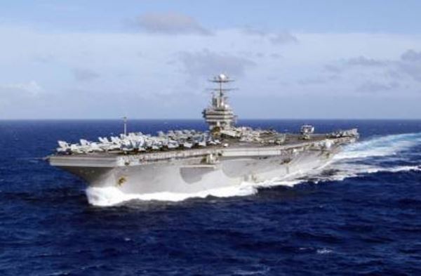 Авианосец ВМС США, идущий к берегам Ирана, вошел в Аденский залив